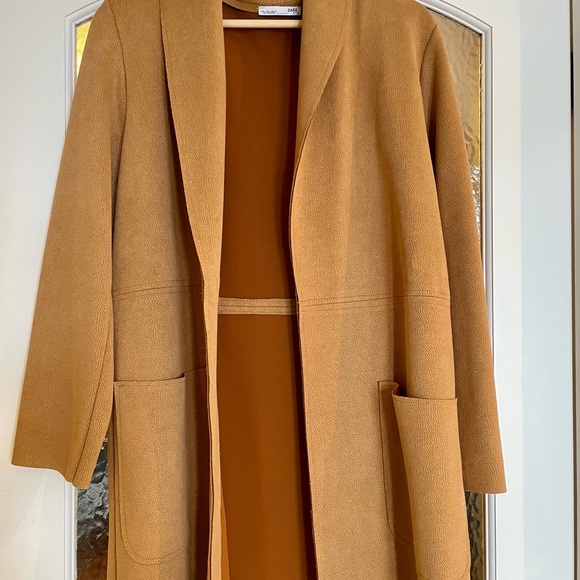 Zara tan faux suede jacket. Size small - Picture 2 of 2